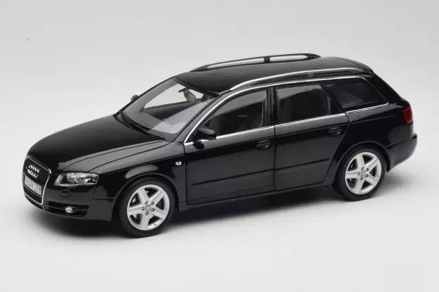 Minichamps Audi A4 Avant 3.2 Quattro 2005 1:18 5010404225